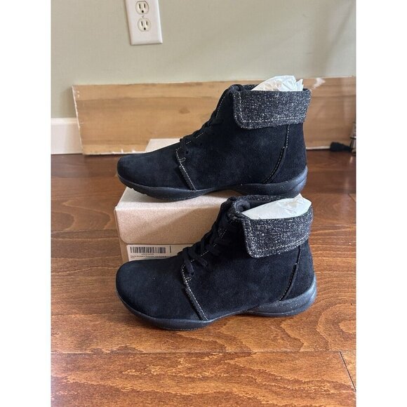 Clarks Women's 5.5 M Roseville Lace Black Lace Up Ankle Boots Suede NEW - Picture 3 of 8